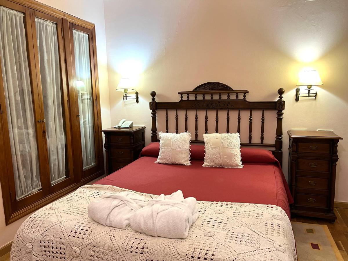 Hotel El Curro Burunchel Eksteriør bilde