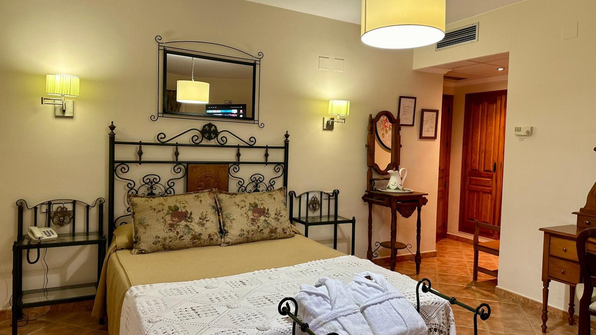 Hotel El Curro Burunchel Eksteriør bilde