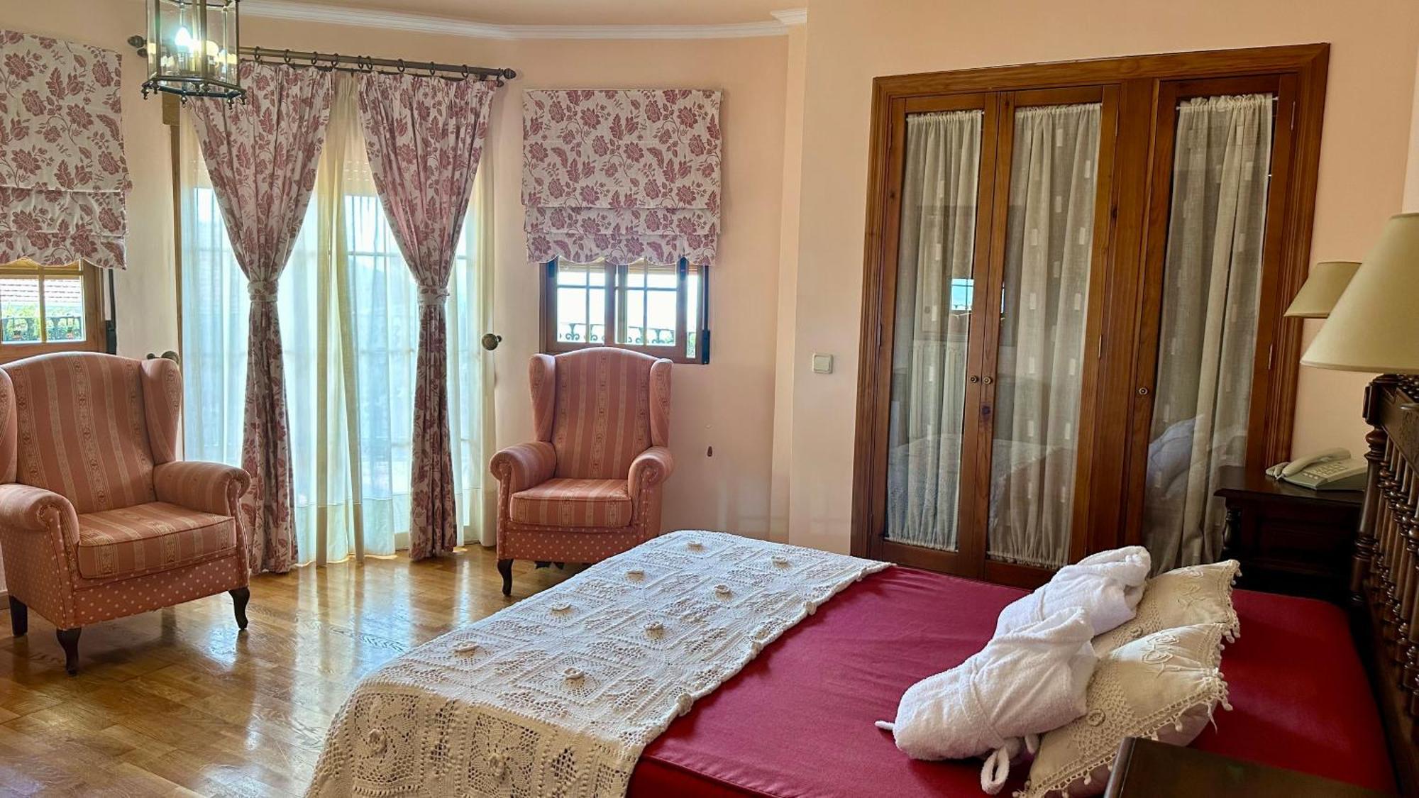 Hotel El Curro Burunchel Eksteriør bilde